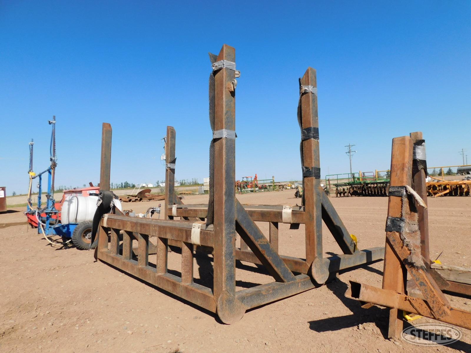 Metal trailer pipe rack stand